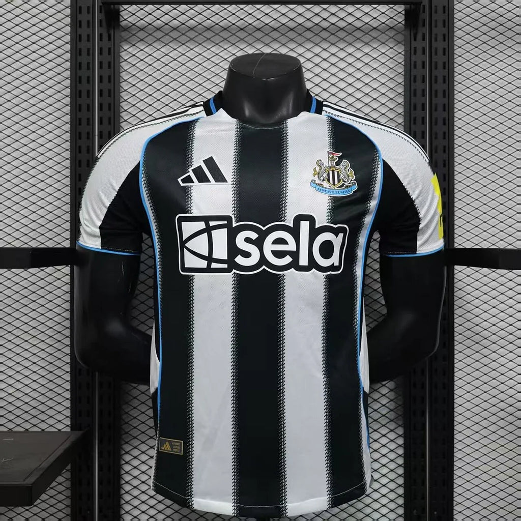 Newcastle domáci dres