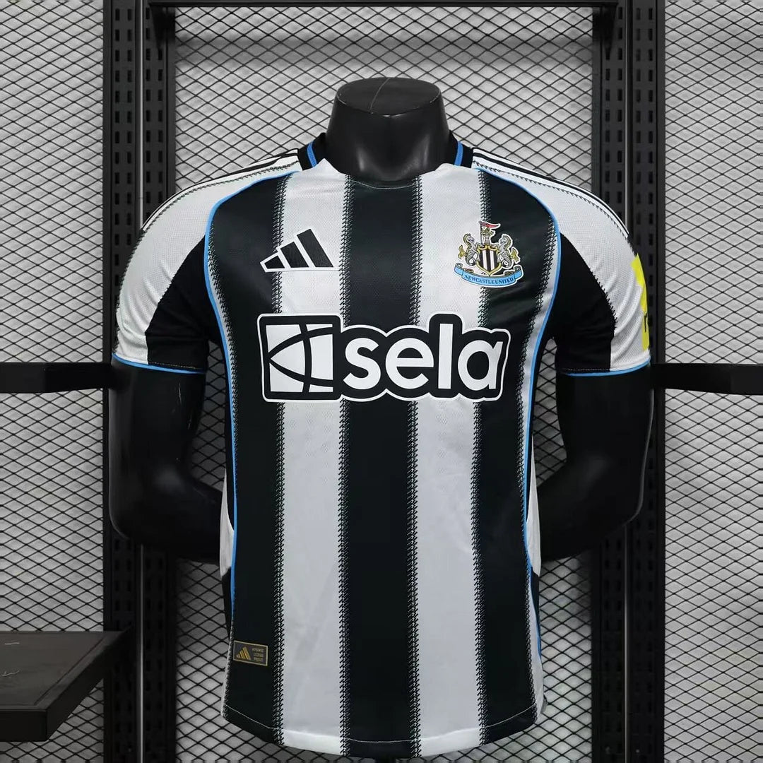 Newcastle domáci dres