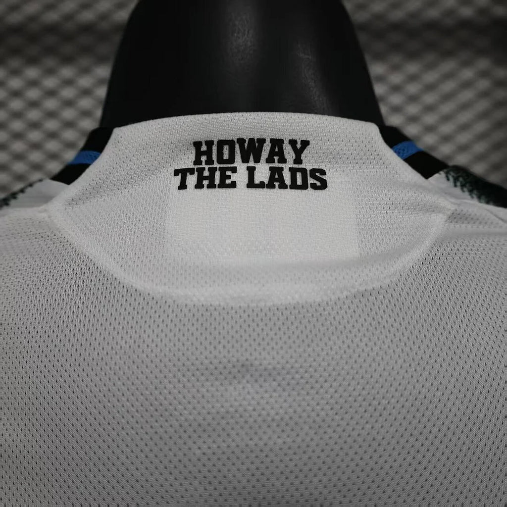 Newcastle domáci dres