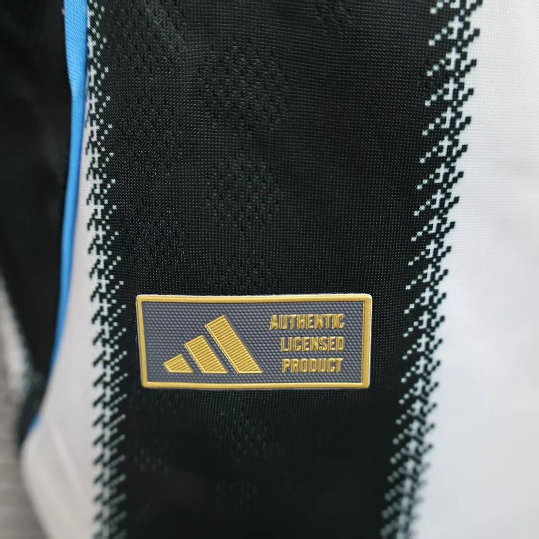 Newcastle domáci dres